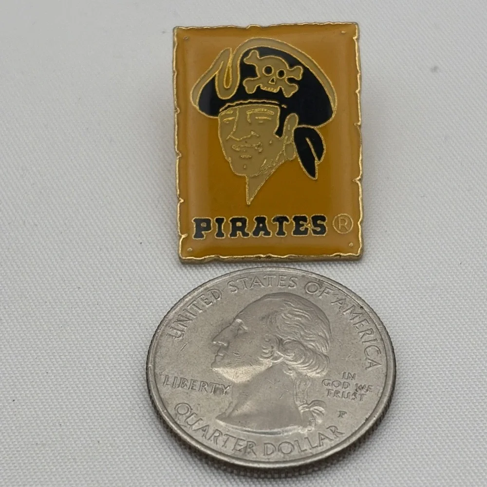 Vintage 1985‎ MLB Baseball Pittsburgh Pirates Mascot Lapel Hat Pin